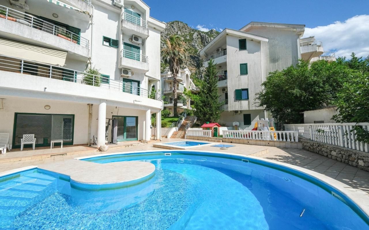 Wohnung in Risan, Montenegro, 130 m² - Foto 1