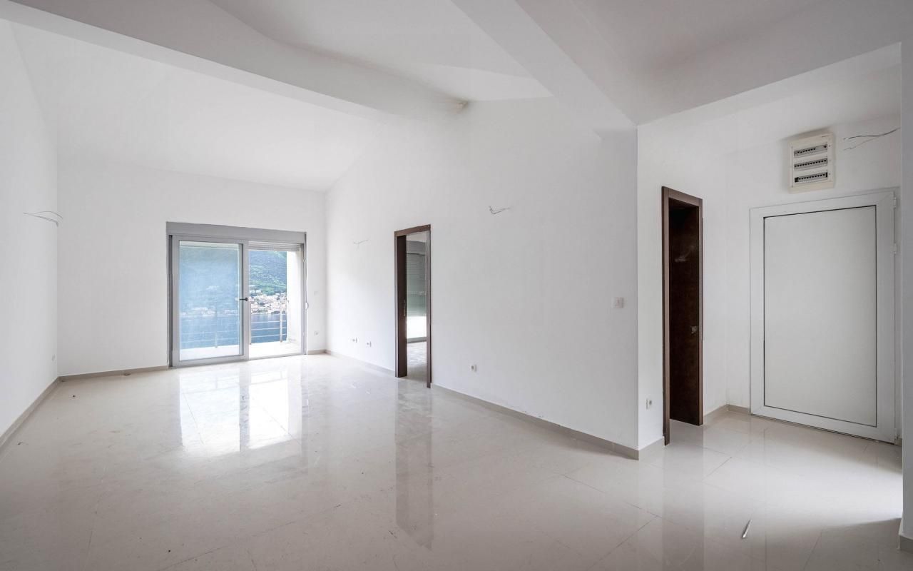 Appartamento a Dobrota, Montenegro, 103 m² - foto 4