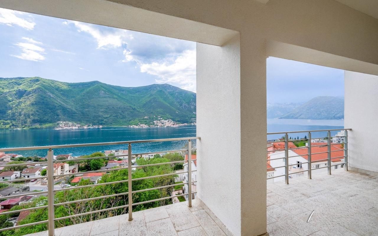 Appartamento a Dobrota, Montenegro, 103 m² - foto 8