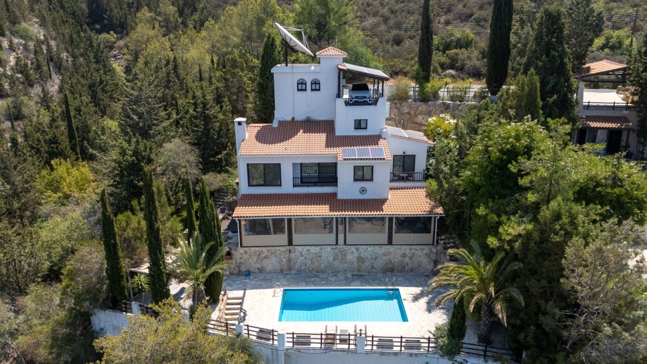 Villa en Pafos, Chipre, 210 m² - imagen 1