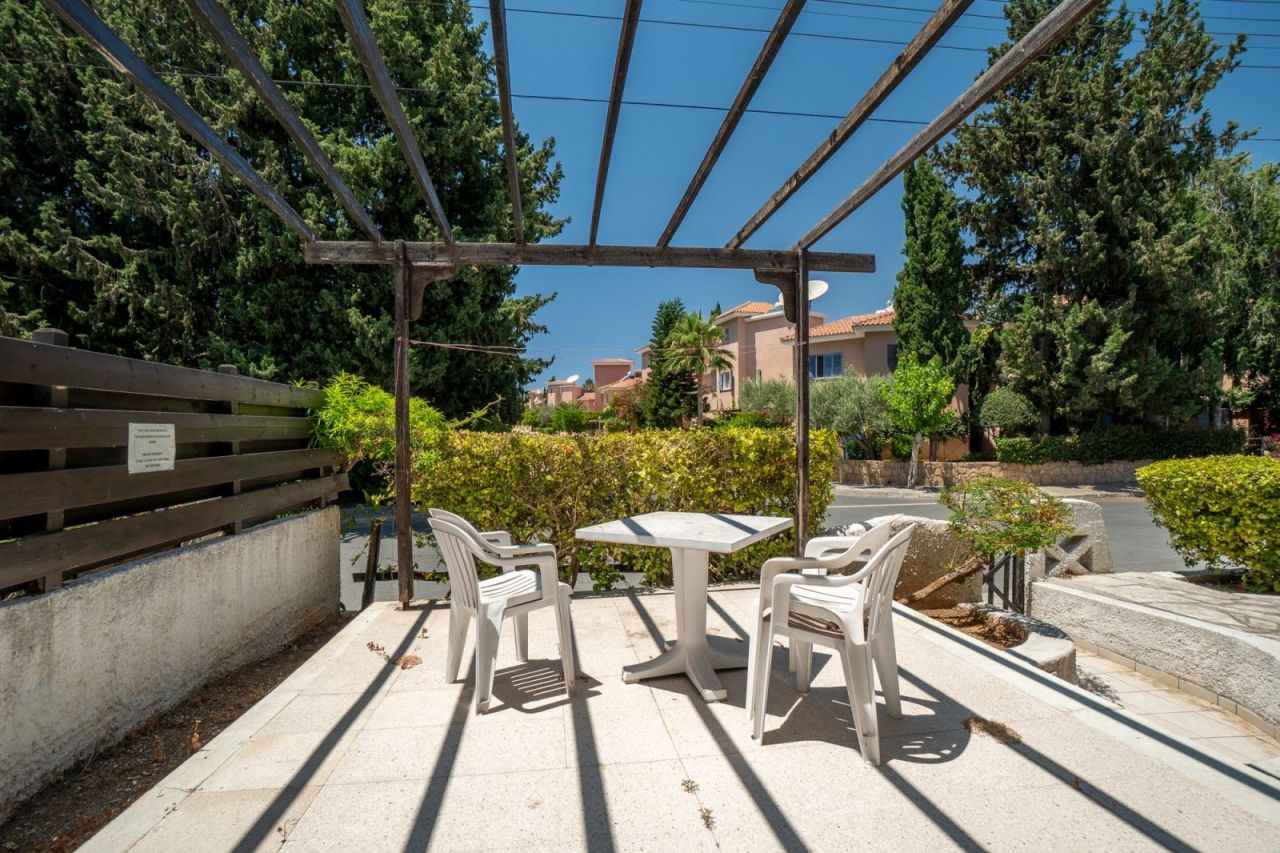 Apartment in Paphos, Cyprus - picture 4