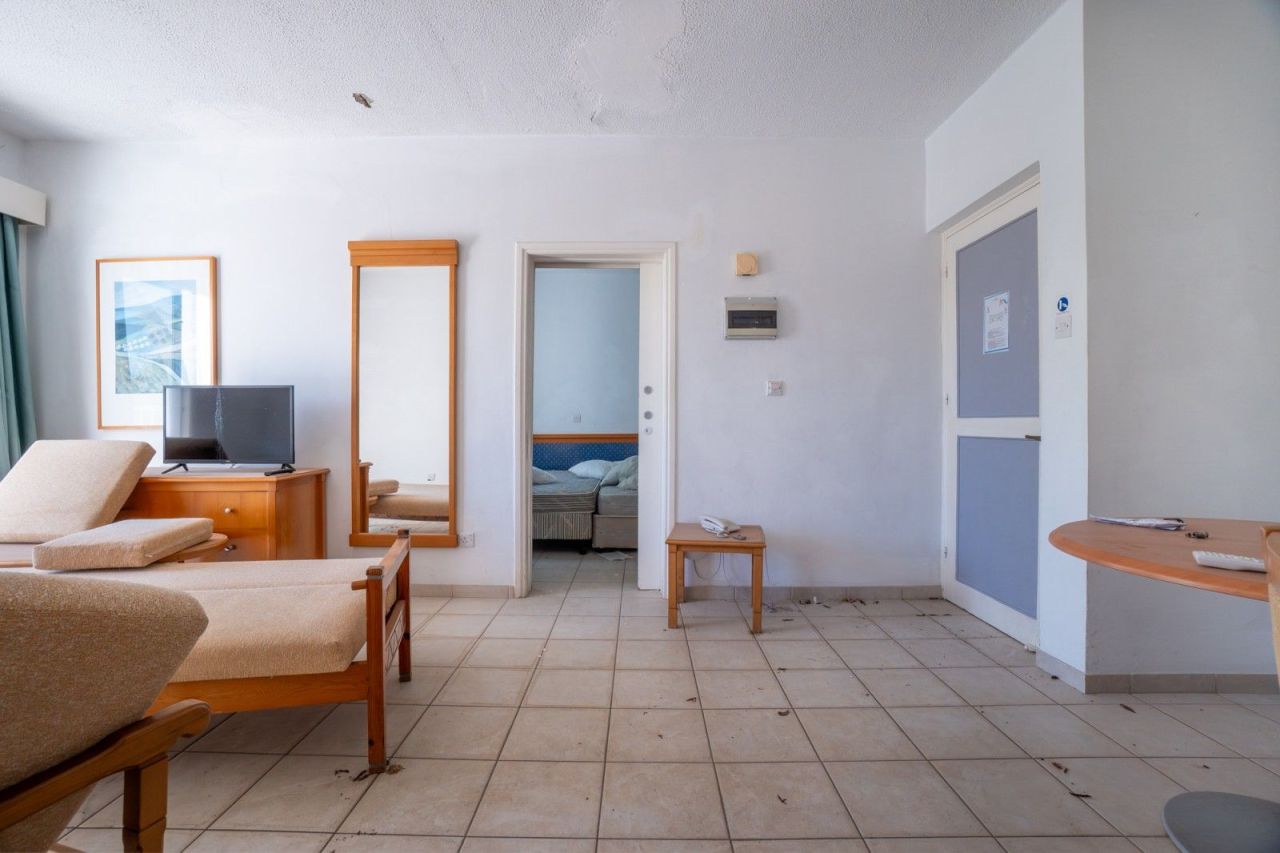 Apartment in Paphos, Cyprus - picture 5