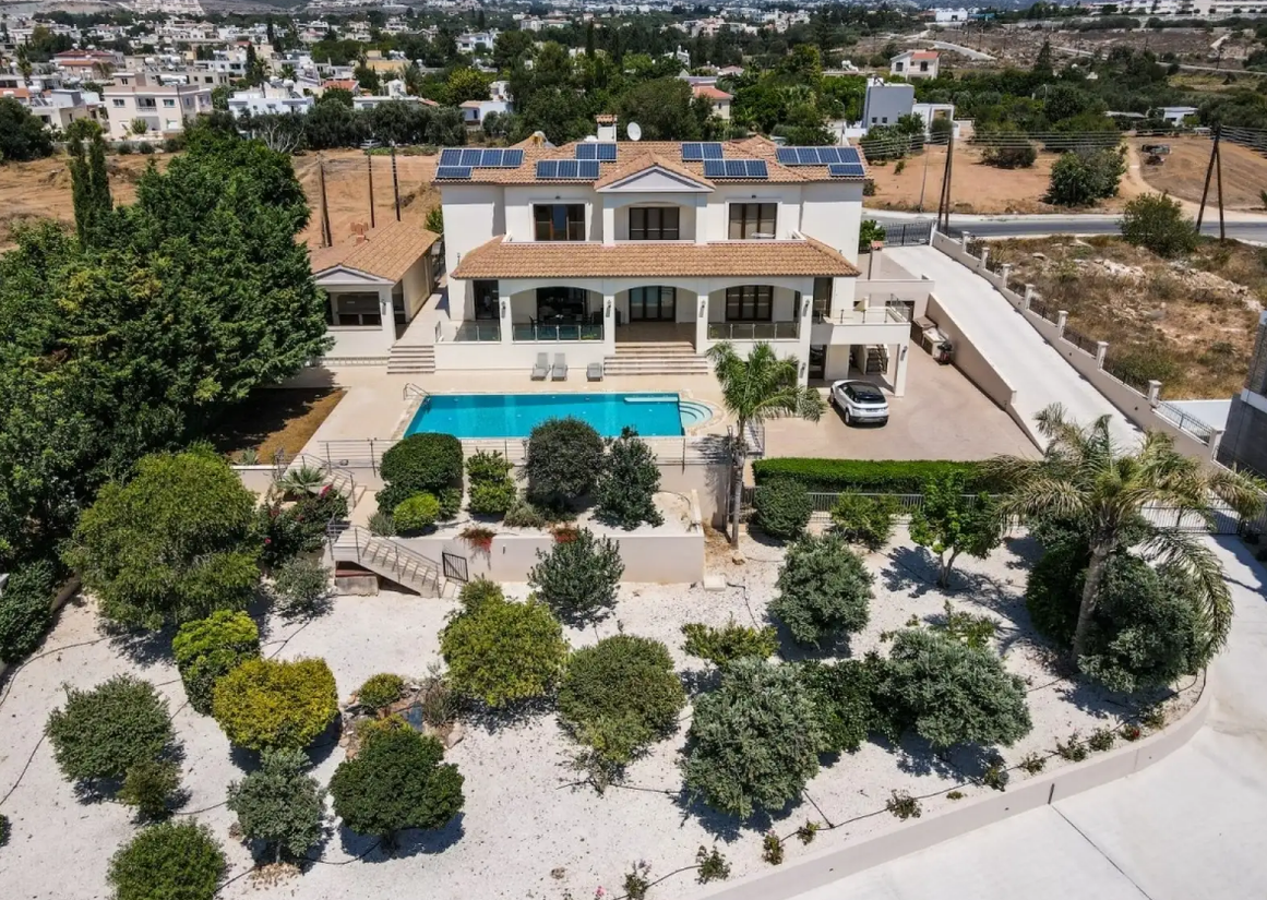 House in Empa, Cyprus, 702 m² - picture 1