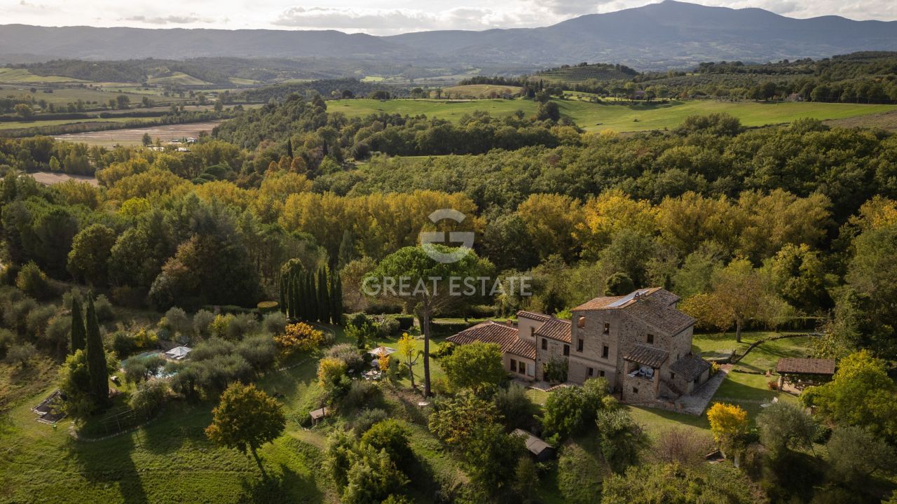 Maison à Citta della Pieve, Italie, 417.65 m² - image 1
