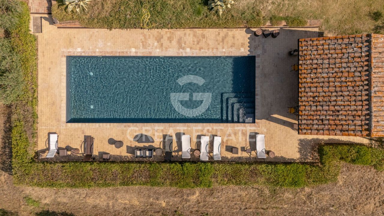 House in Castiglione del Lago, Italy, 498.5 m² - picture 3