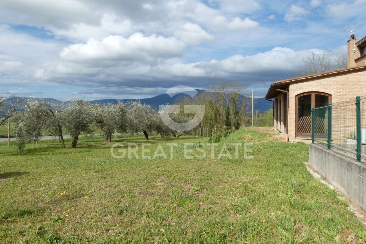 Casa a Città della Pieve, Italia, 303 m² - foto 5