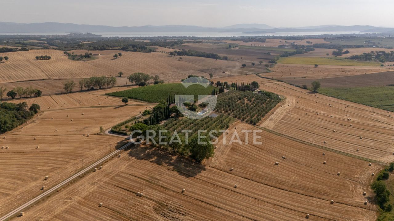 House in Castiglione del Lago, Italy, 498.5 m² - picture 5