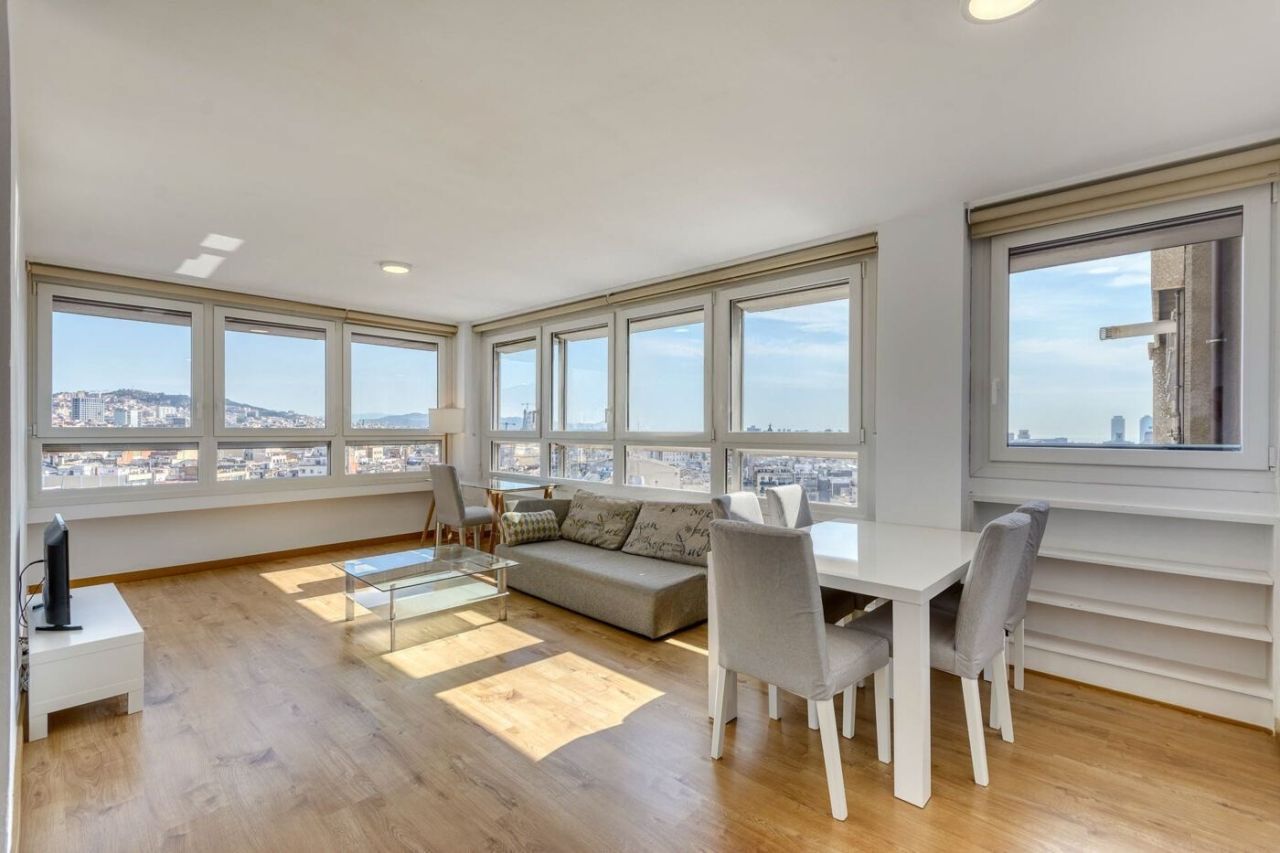 Flat in Barcelona, Spain, 123 m² - picture 1