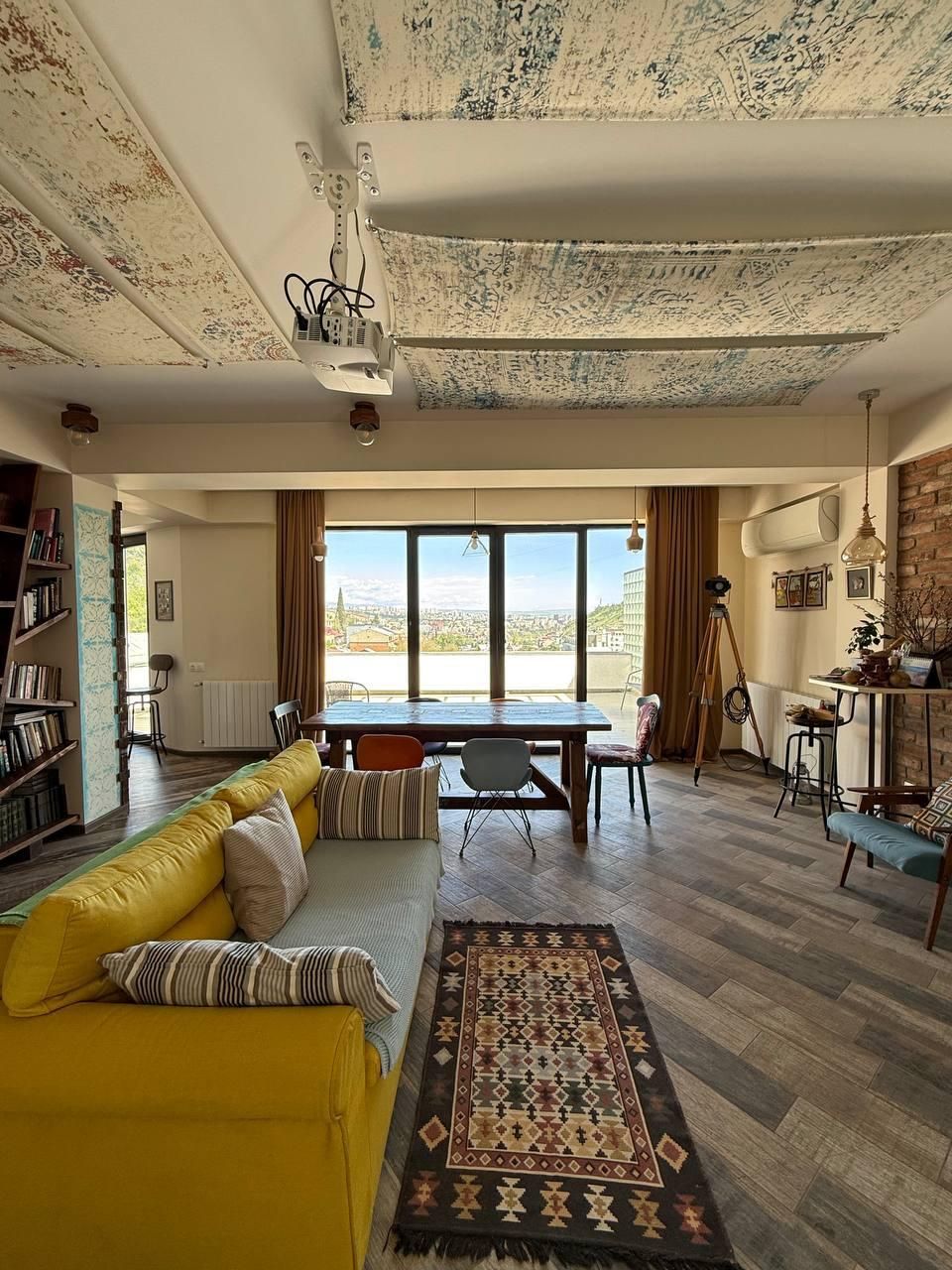 Piso en Tbilisi, Georgia, 147 m² - imagen 1