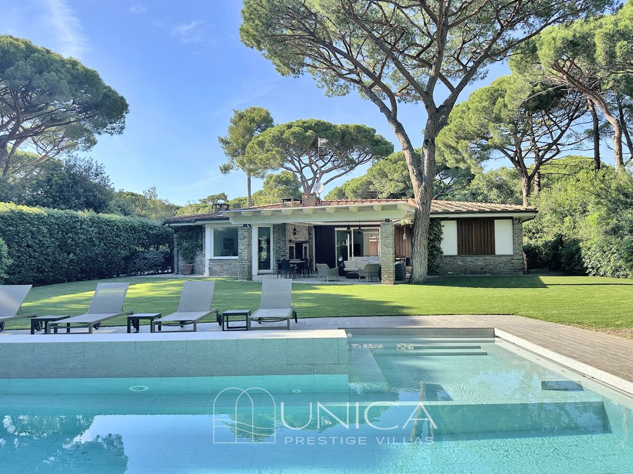 Villa in Roccamare, Italien, 280 m² - Foto 2