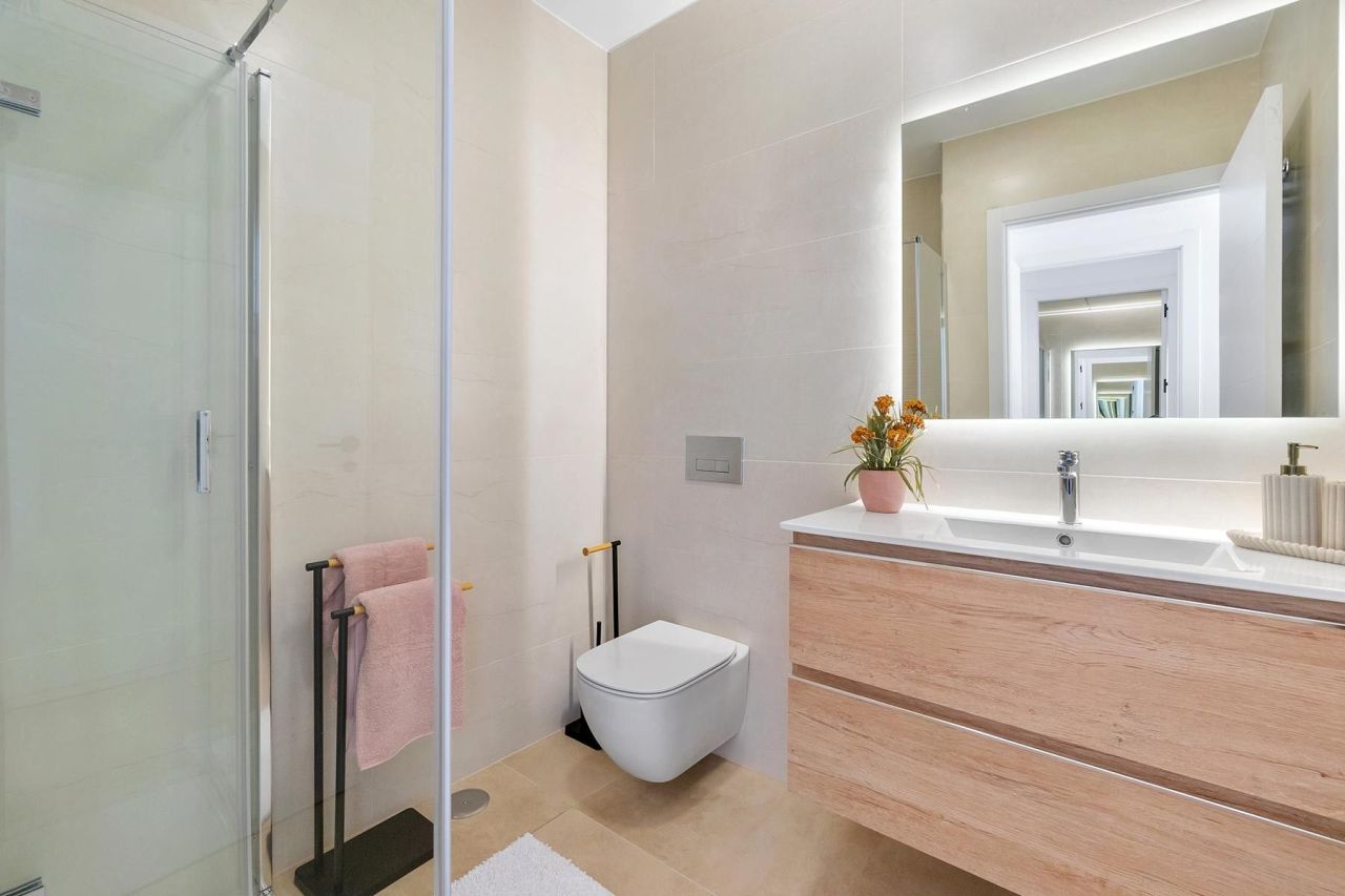 Bungalow in Torrevieja, Spain, 72 m² - picture 10