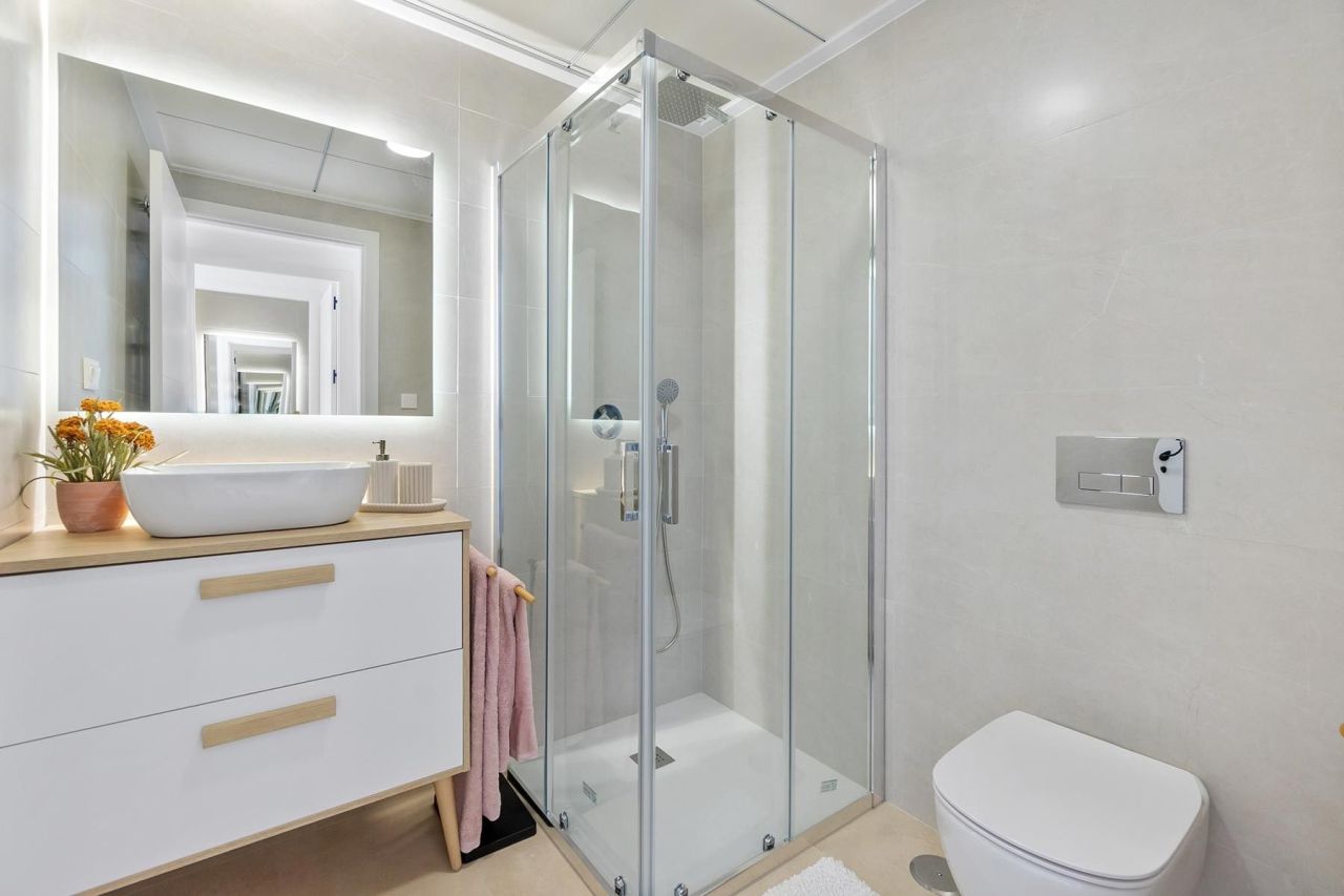 Bungalow in Torrevieja, Spain, 72 m² - picture 11