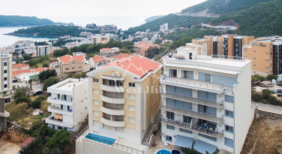 Apartment in Becici, Montenegro, 45 m² - picture 1