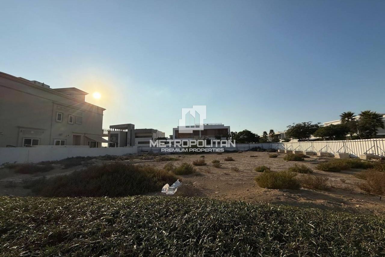 Grundstück in Dubai, VAE, 1 247 m² - Foto 1