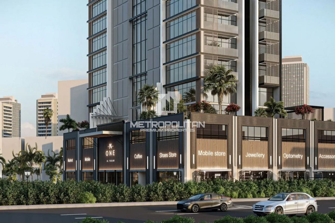 Shop in Dubai, UAE, 38 m² - picture 1
