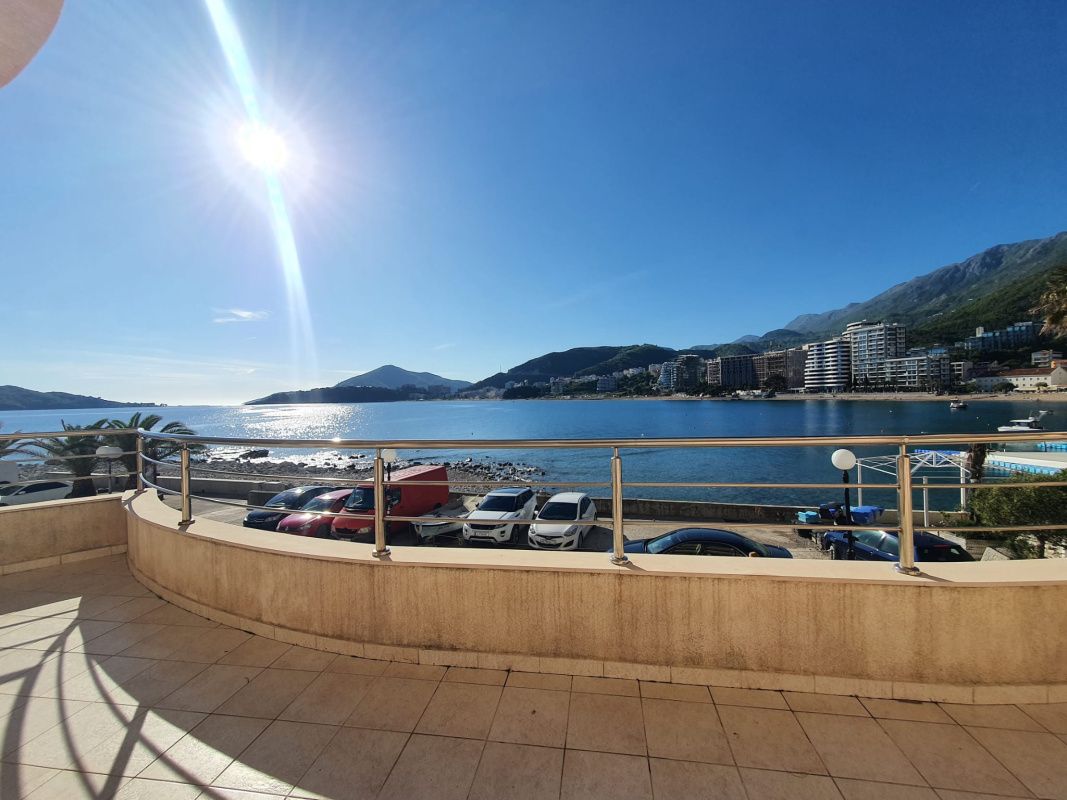 Piso en Rafailovici, Montenegro, 292 m² - imagen 1