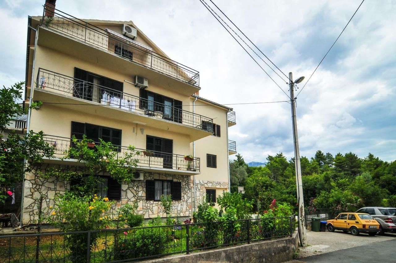 Villa en Tivat, Montenegro, 525 m² - imagen 1