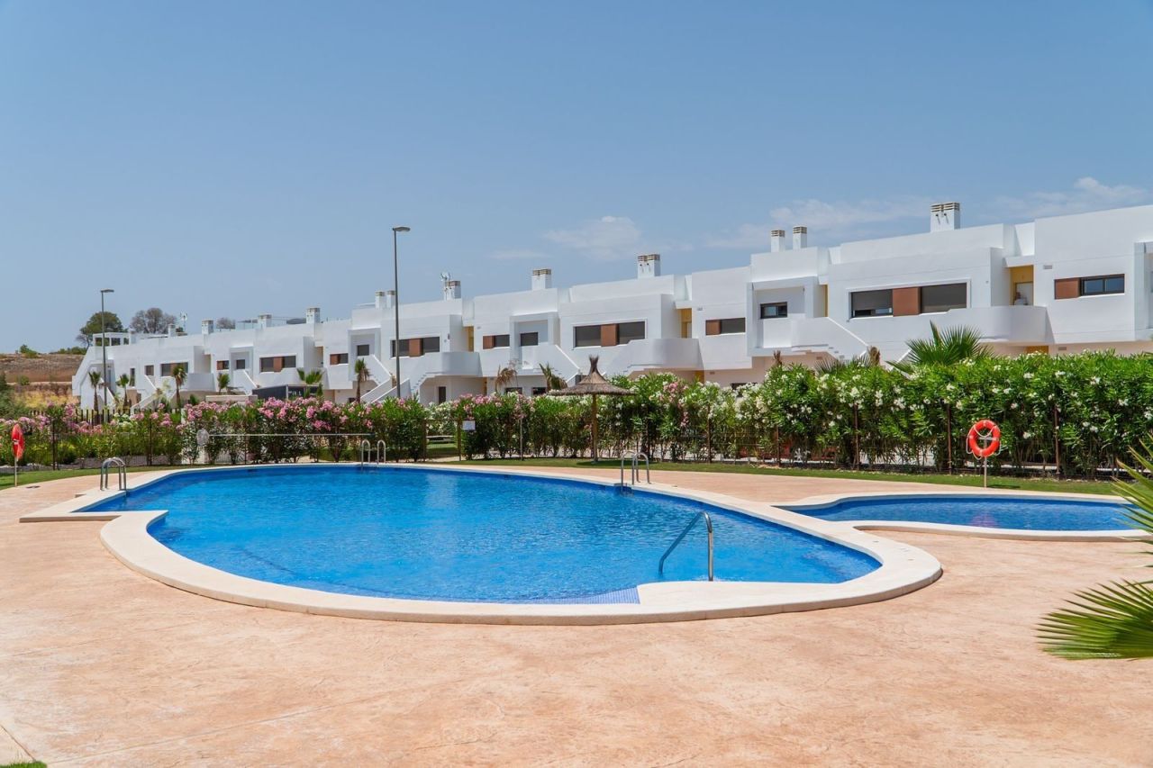 Bungalow à Los Montesinos, Espagne, 77 m² - image 1