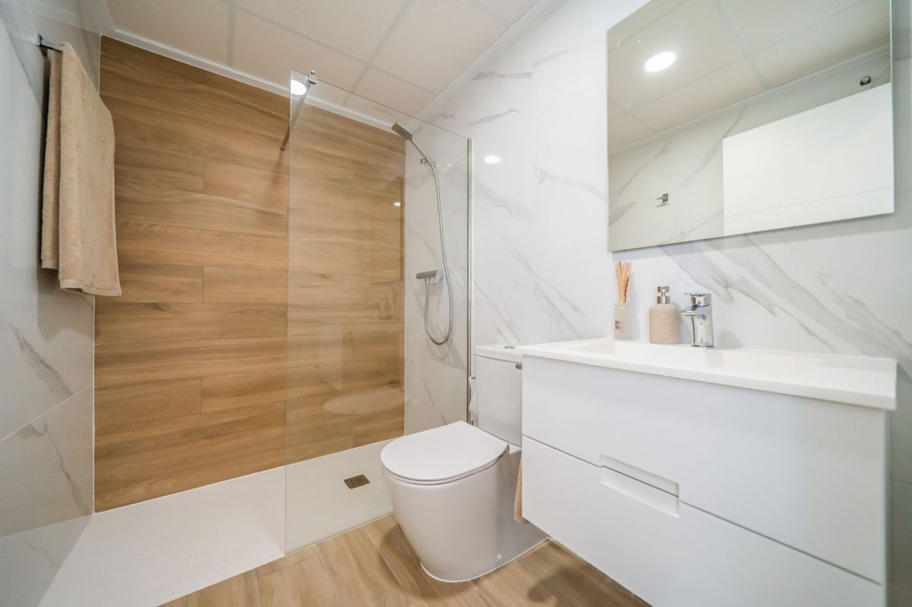 Bungalow in Los Montesinos, Spain, 77 m² - picture 16