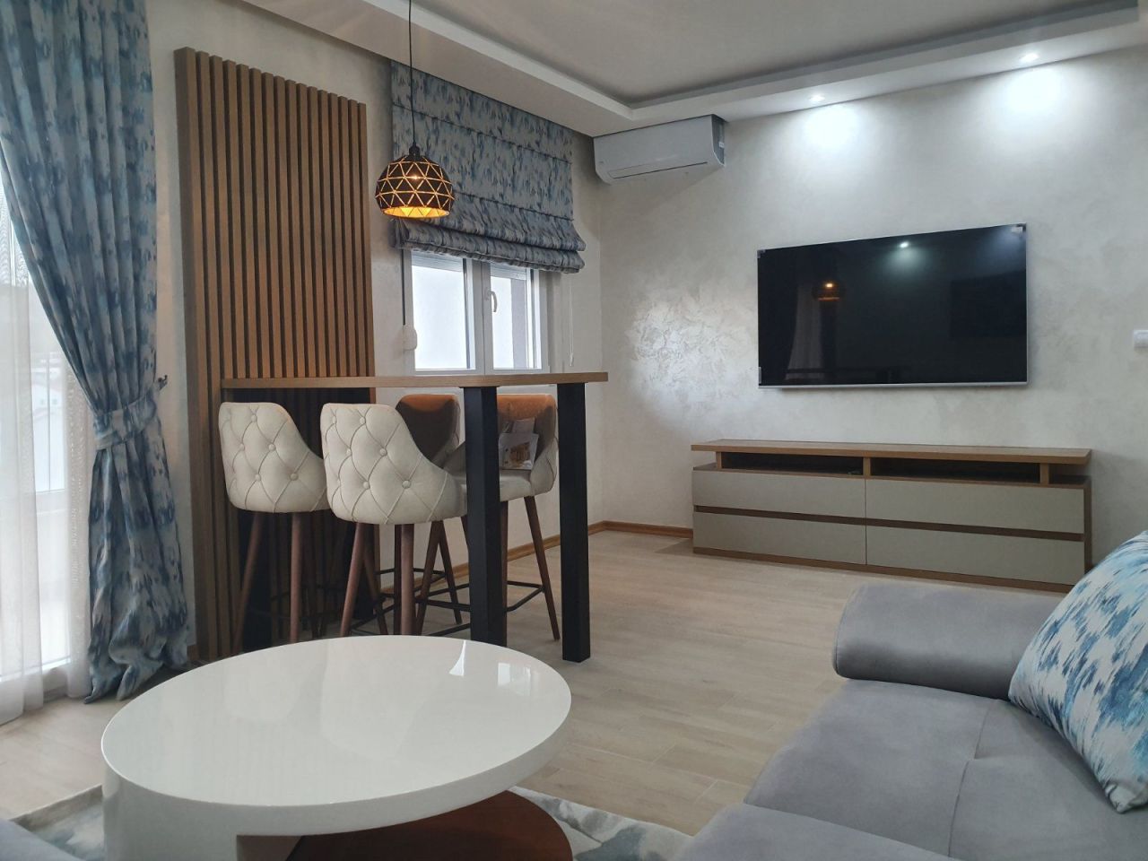 Apartamento en Budva, Montenegro, 70 m² - imagen 1