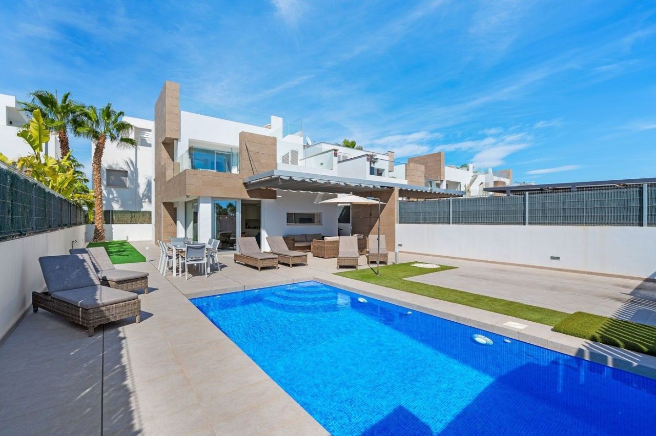 Chalet in Guardamar del Segura, Spanien, 185 m² - Foto 1