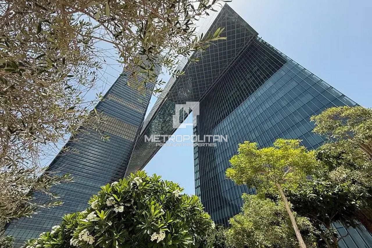 Apartment in Dubai, UAE, 150 m² - picture 1