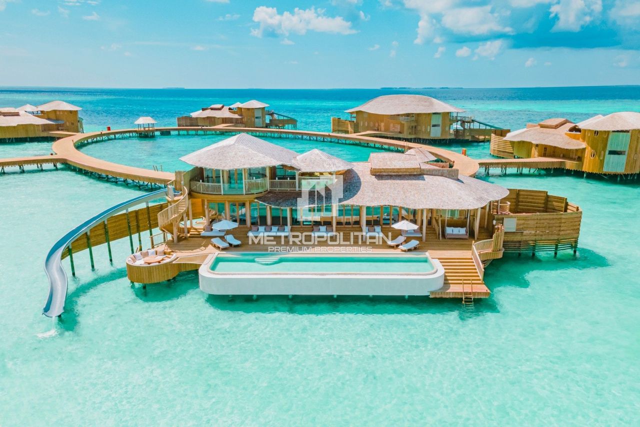 Villa Medhufaru Island, UAE, 435 m² - picture 1