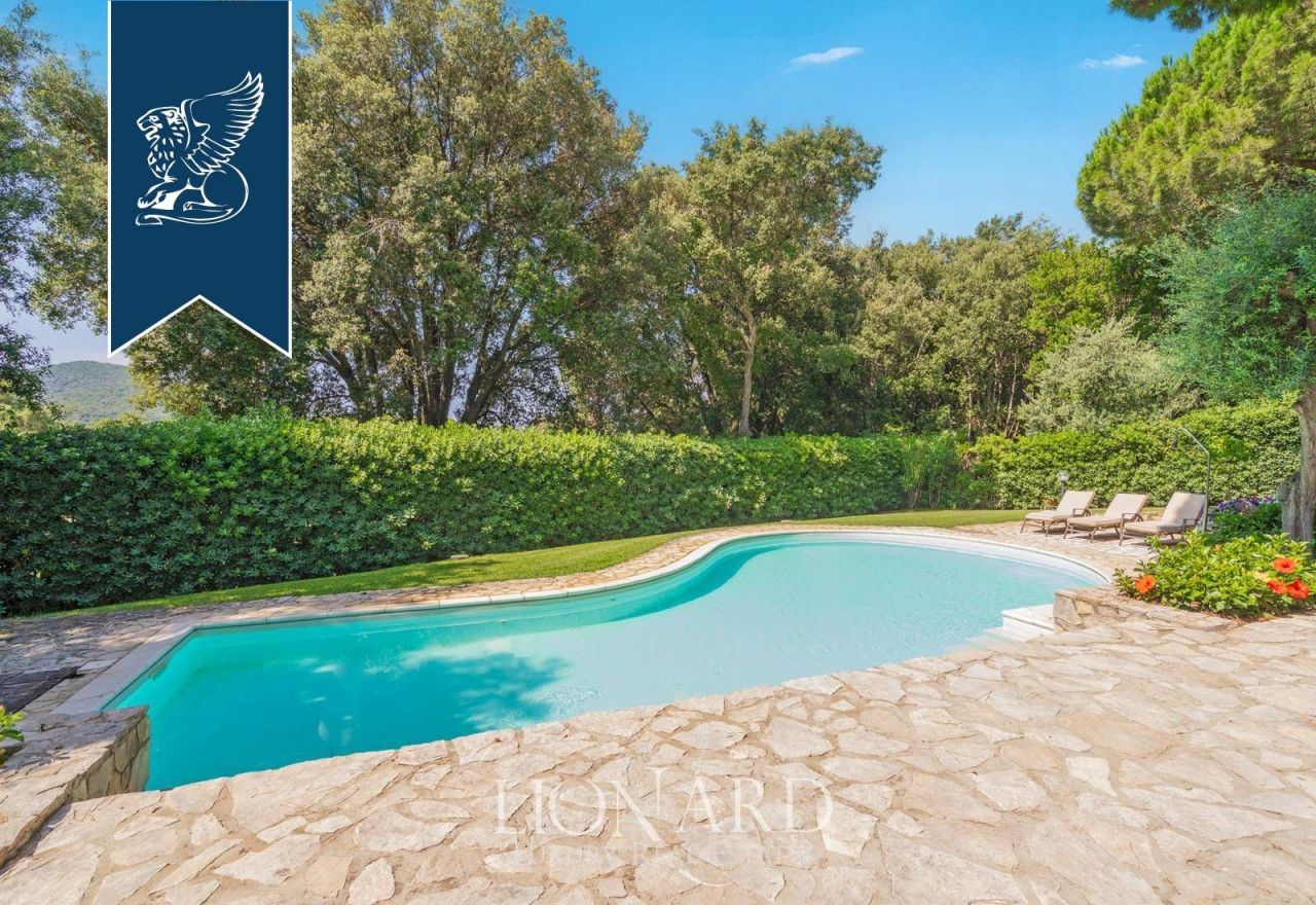 Villa in Castiglione della Pescaia, Italy, 300 m² - picture 8