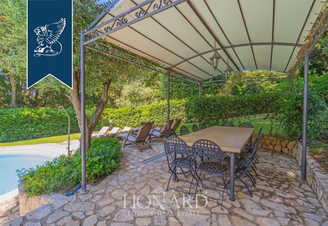 Villa in Castiglione della Pescaia, Italy, 300 m² - picture 10