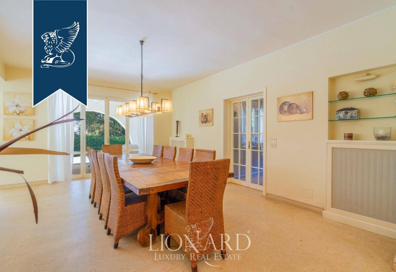 Villa in Castiglione della Pescaia, Italy, 300 m² - picture 13