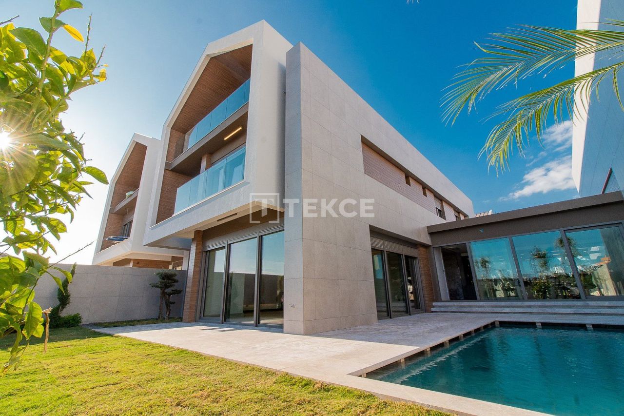 Villa à Antalya, Turquie, 400 m² - image 1