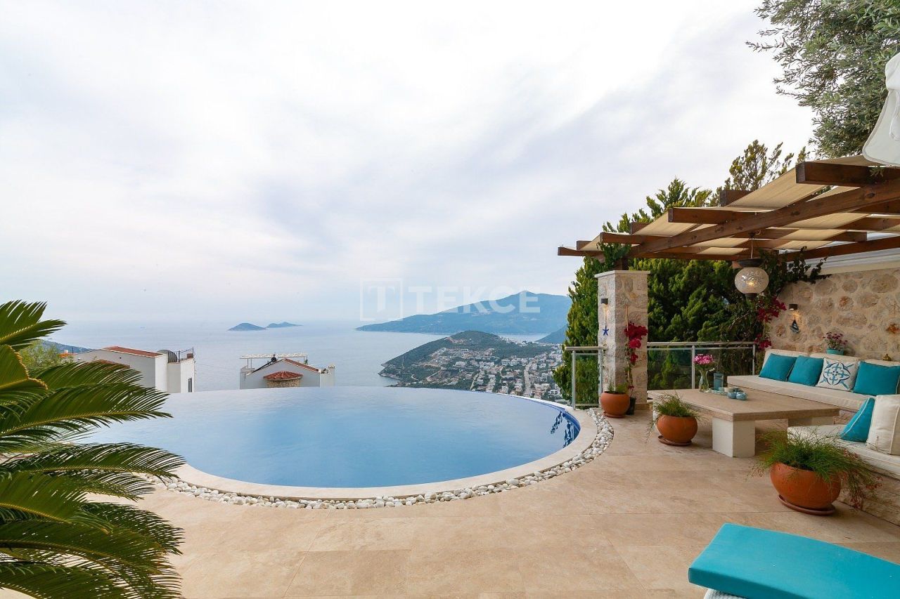 Villa à Kalkan, Turquie, 300 m² - image 1
