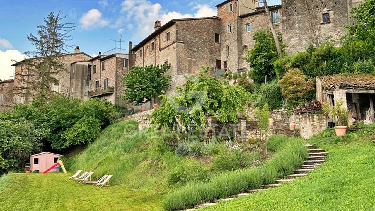 Haus in Todi, Italien, 653 m² - Foto 1