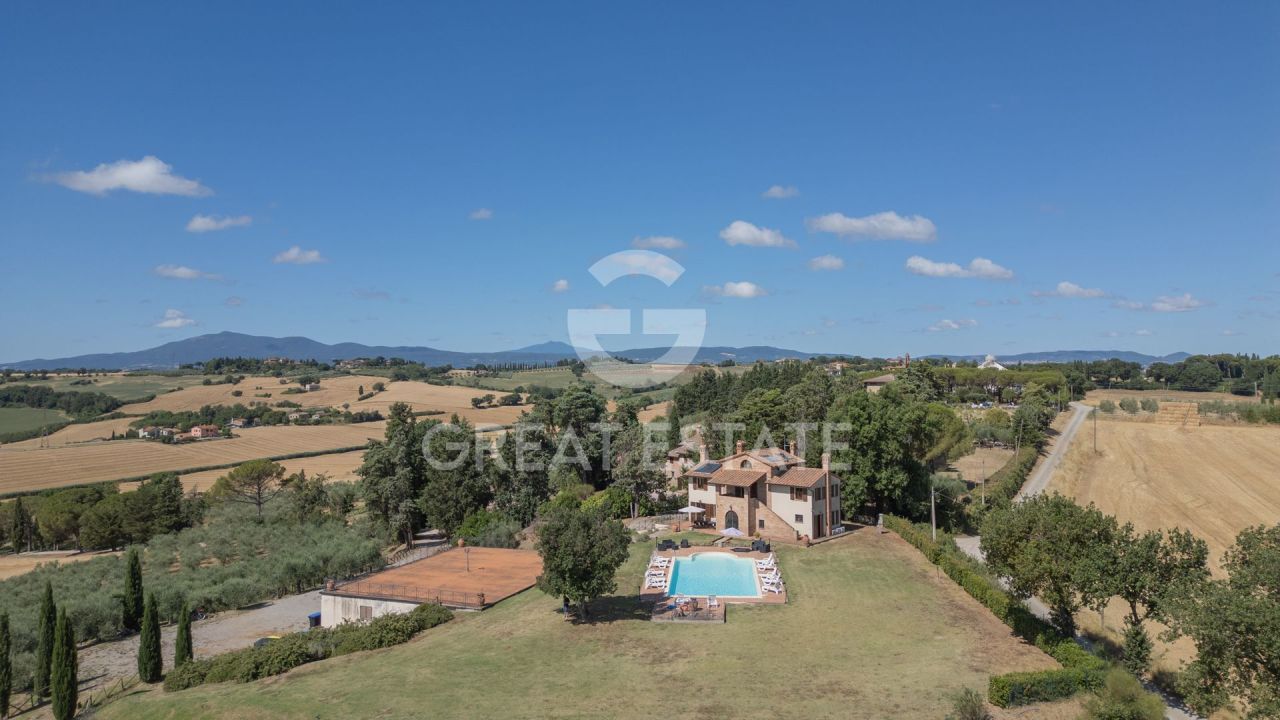 Maison à Castiglione del Lago, Italie, 459.15 m² - image 2