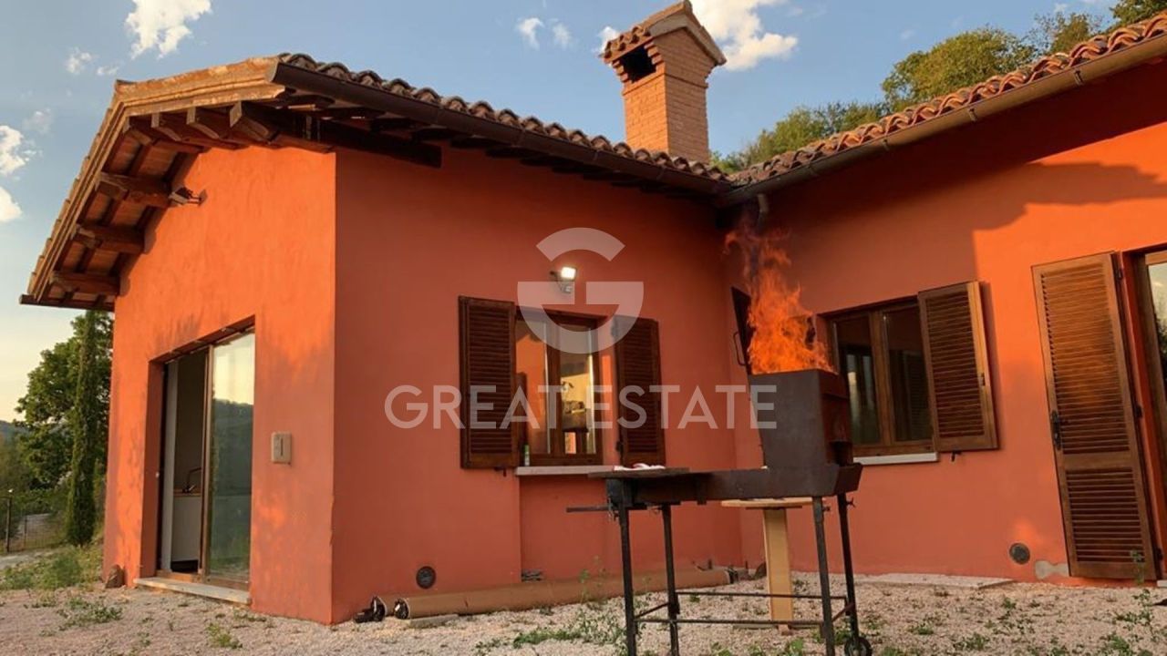 Maison à Gubbio, Italie, 120 m² - image 3