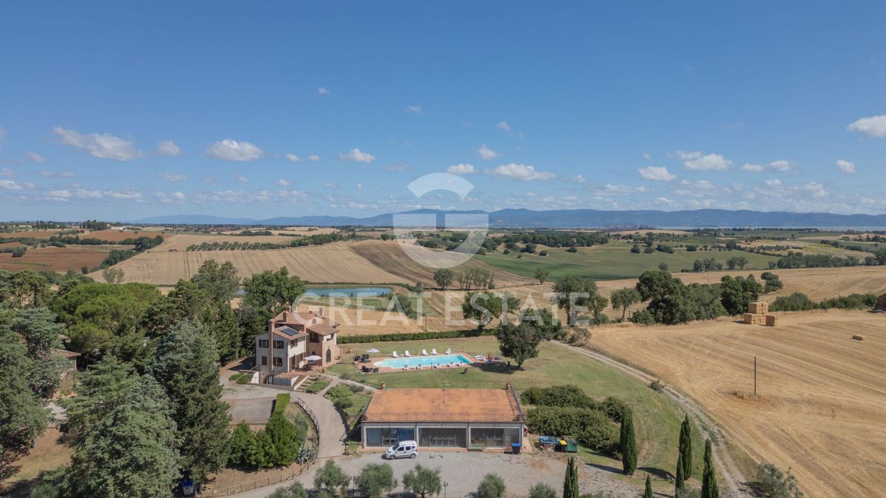 Maison à Castiglione del Lago, Italie, 459.15 m² - image 3