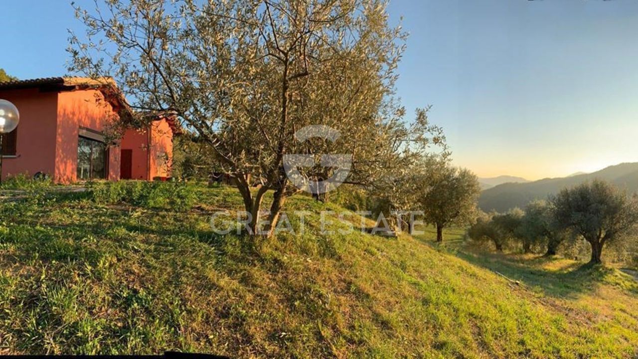 Maison à Gubbio, Italie, 120 m² - image 5