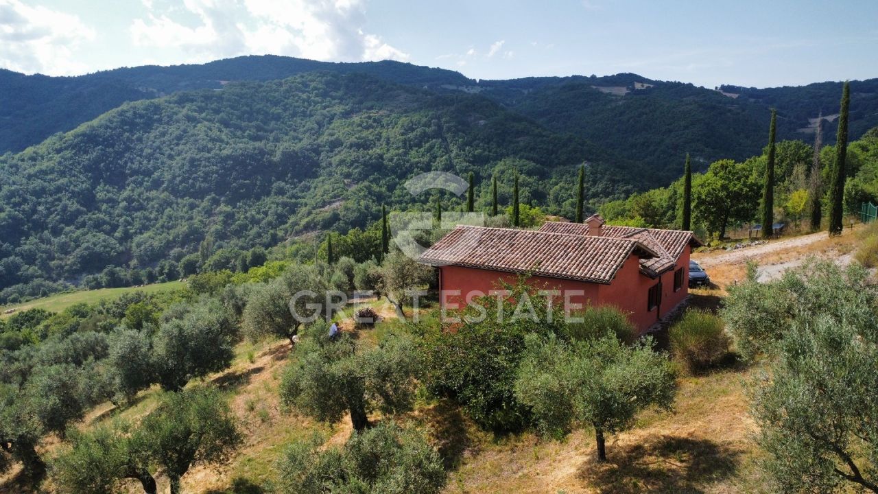 Maison à Gubbio, Italie, 120 m² - image 6