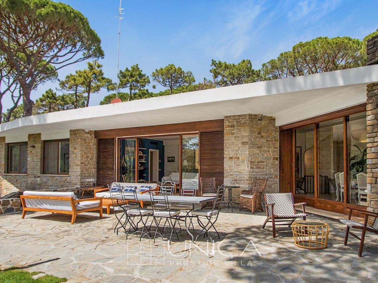 Villa à Roccamare, Italie, 420 m² - image 1
