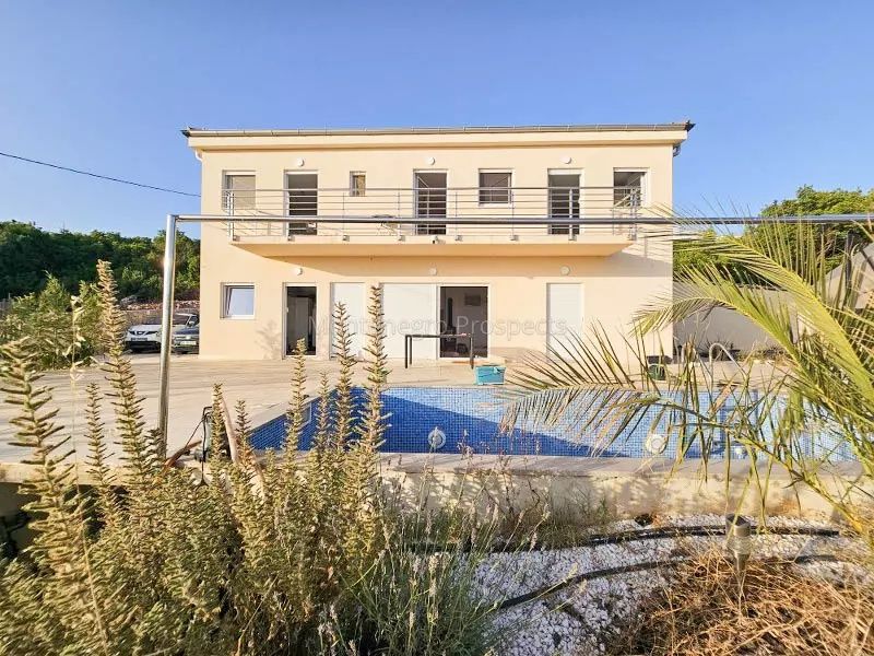 Haus in Krimovica, Montenegro, 150 m² - Foto 1