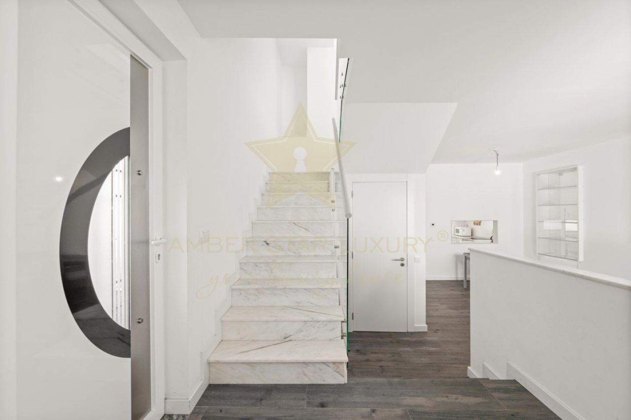 Villa in Lisbon, Portugal, 255.5 m² - picture 3