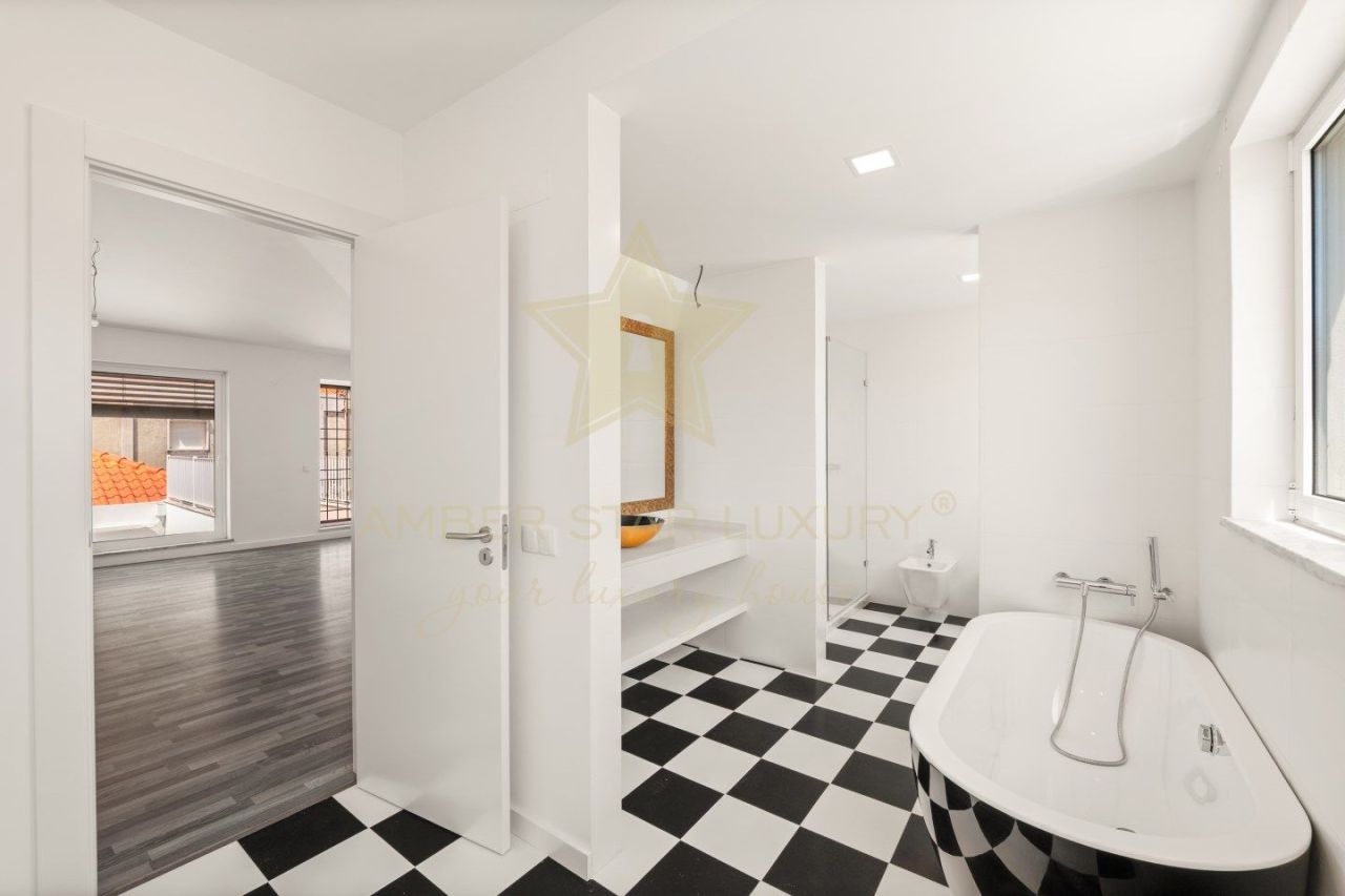 Villa in Lisbon, Portugal, 255.5 m² - picture 8