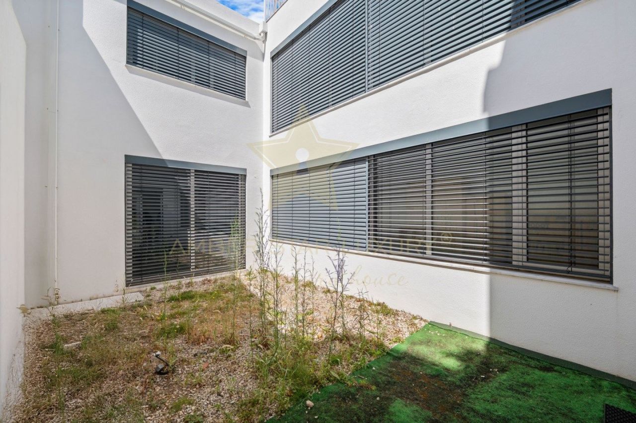 Villa in Lisbon, Portugal, 255.5 m² - picture 18