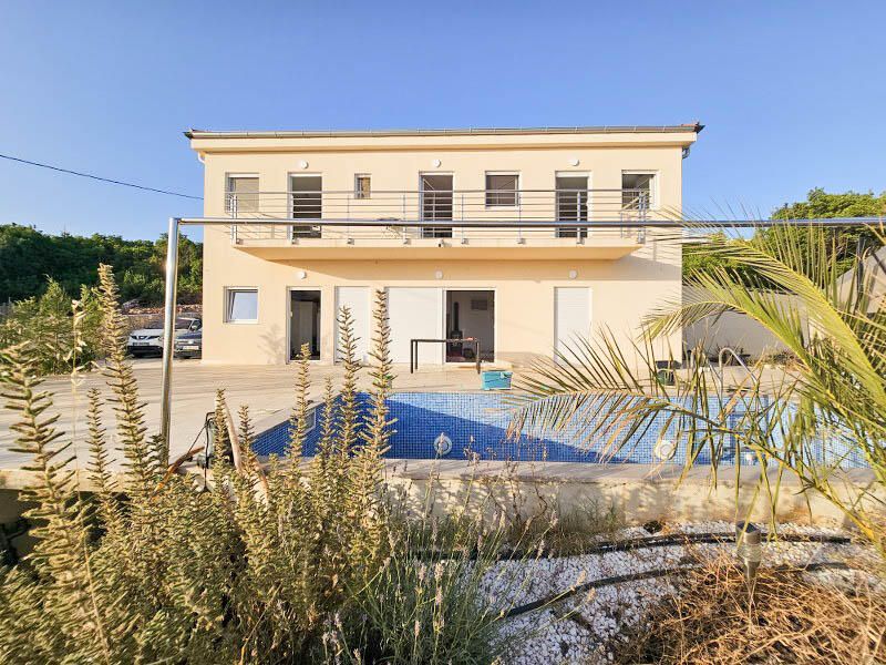 Casa en Krimovica, Montenegro, 150 m² - imagen 1