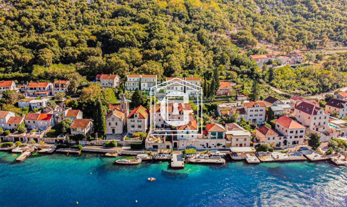 Apartment in Kotor, Montenegro, 59 m² - picture 9