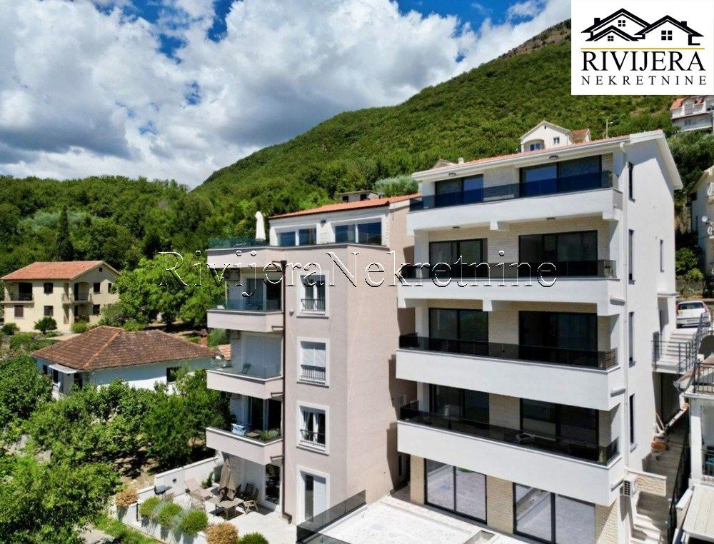 Piso en Herceg-Novi, Montenegro, 42 m² - imagen 1