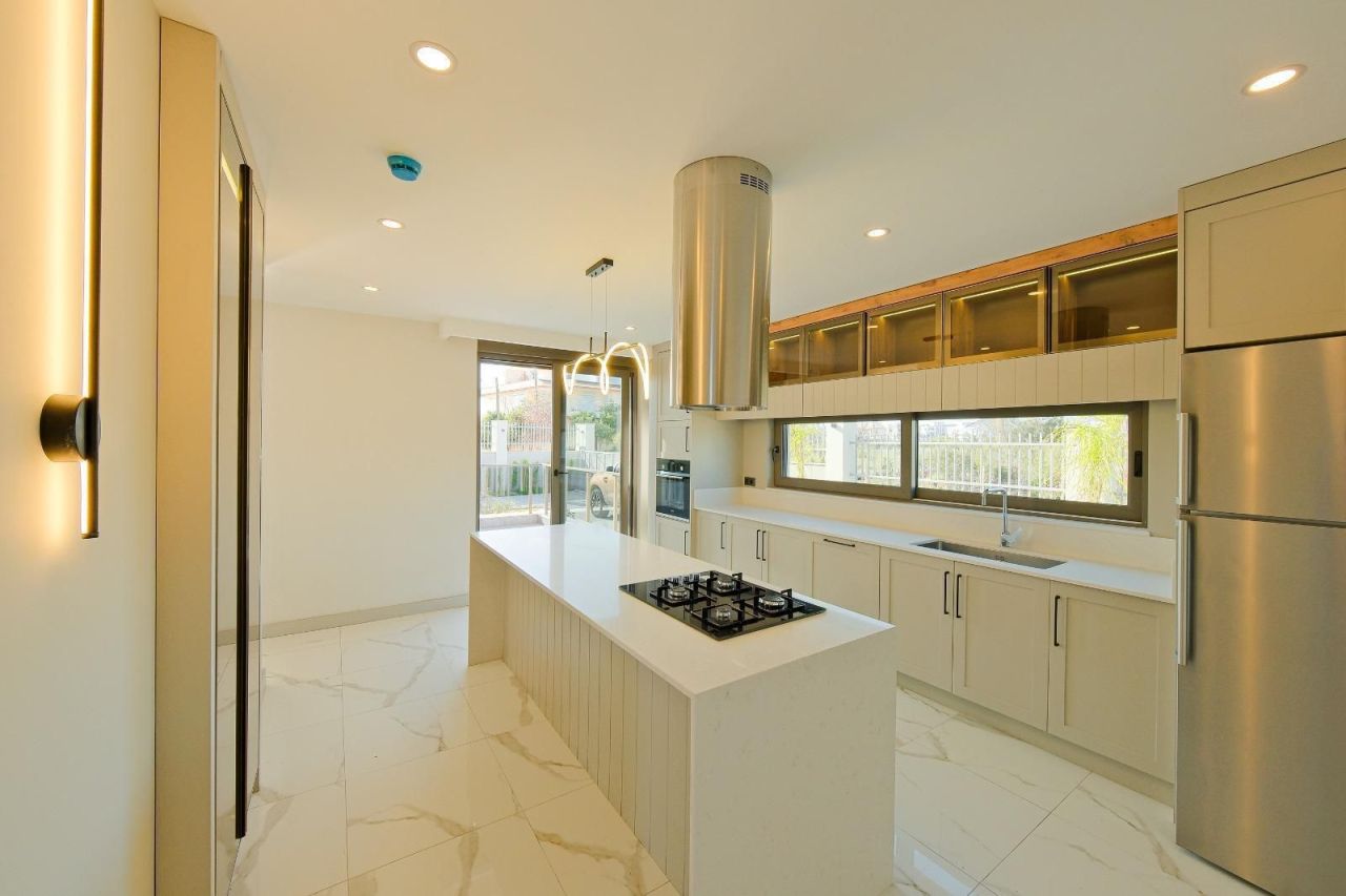 Villa in Antalya, Turkey, 340 m² - picture 1