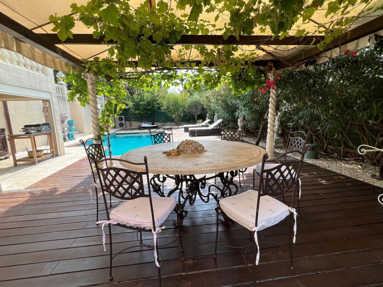 Villa in Antibes, France, 280 m² - picture 5