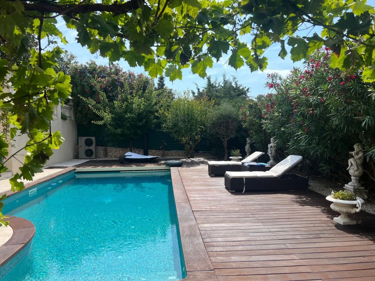 Villa in Antibes, France, 280 m² - picture 6