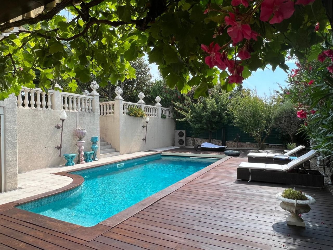 Villa in Antibes, France, 280 m² - picture 4